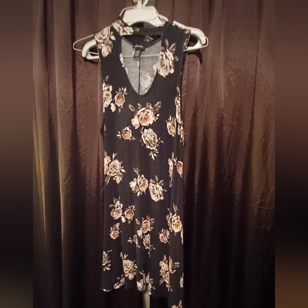 Sleeveless dress